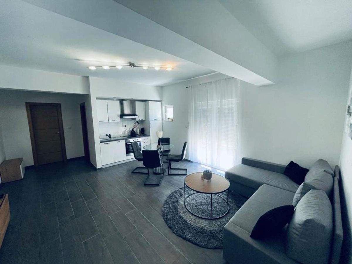 Maris Apartment Gospic Exterior photo