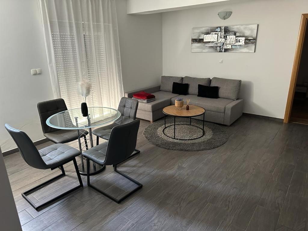 Maris Apartment Gospic Exterior photo